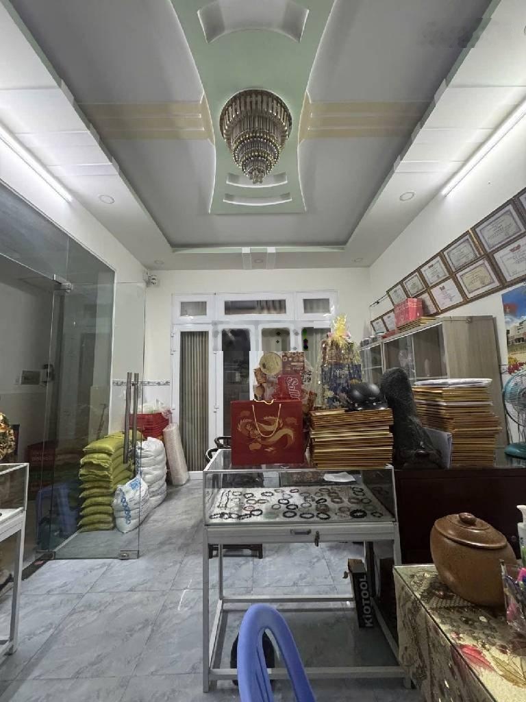 Bán nhà 3 tầng đẹp,đường Hồ Học Lãm,gần chợ,Bến xe miền tây.