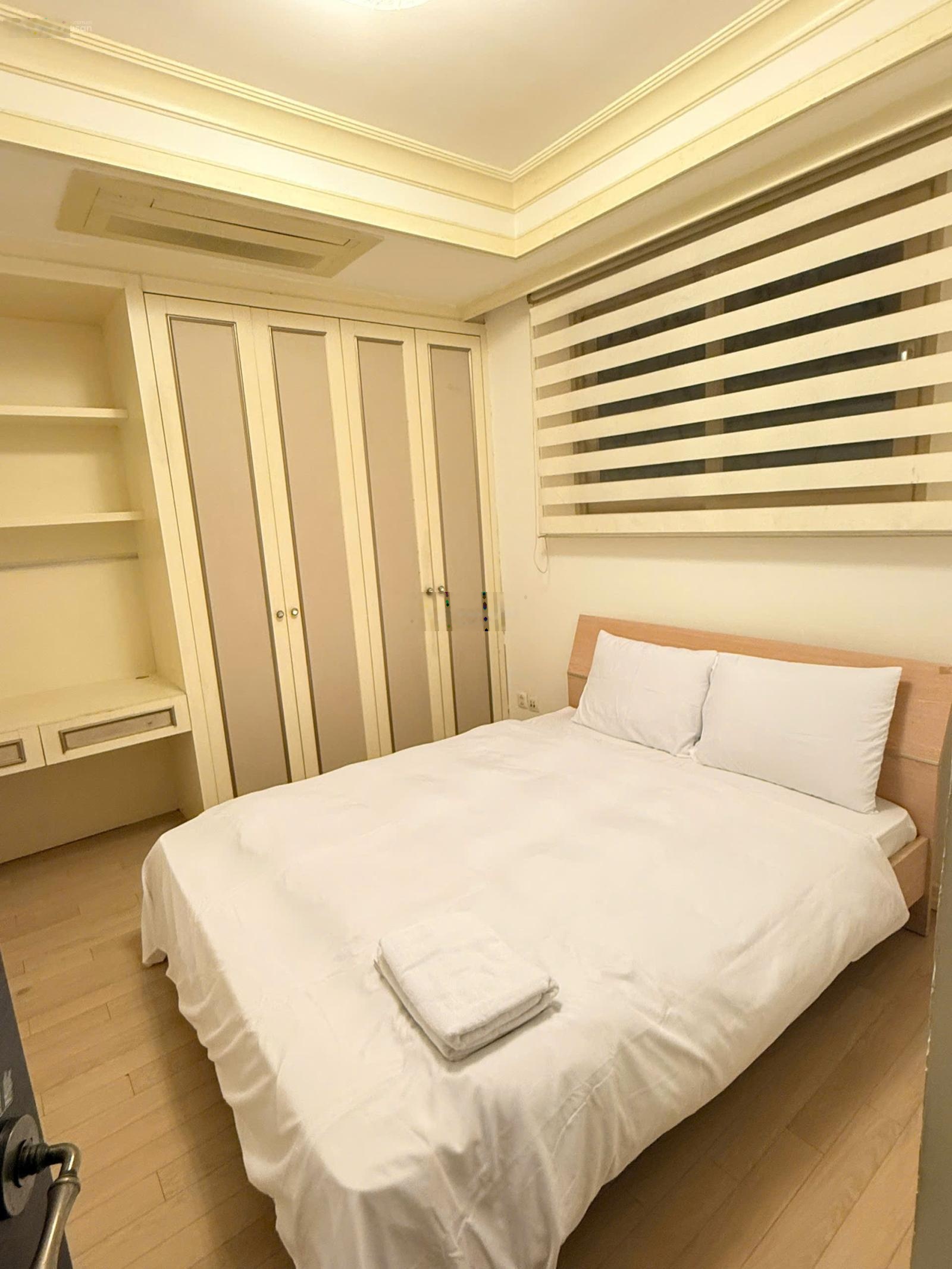 Chính chủ cho thuê CH Cantavil Hoàn Cầu, DT 120m2, 3PN, 2WC, giá 26tr/th, LH 0932055659