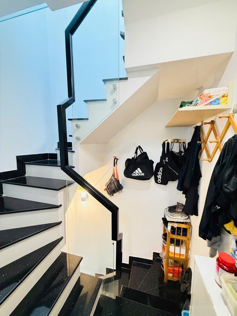 Nhà phố mặt tiền lý thái tổ q3 4tầng ngang 4m 17tỷ