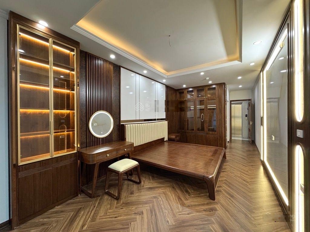 Bán Nhà Tôn Đức Thắng 35m2 7T Thang Máy Ngõ Thông Kinh Doanh, Ô Tô