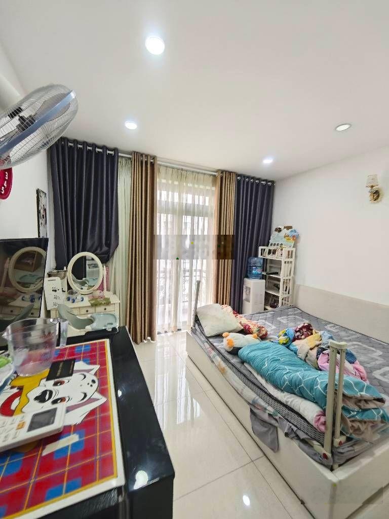 Nhà có thang máy - 5 tầng - 4x15m - đường 12m - Thạnh Lộc, Q12 - chỉ 6.8 tỷ TL