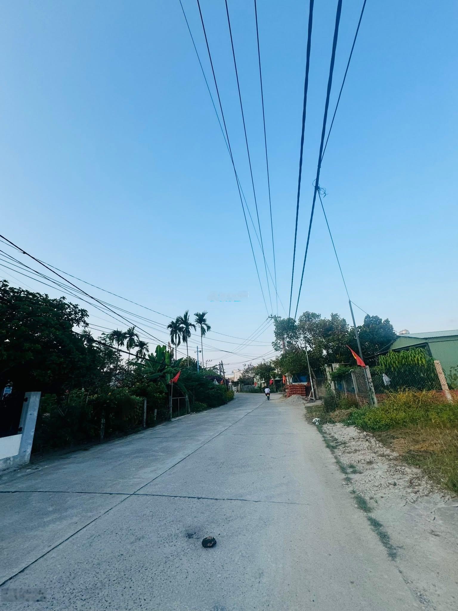Bán lô đất đường ô tô 6m Quang Châu- Hoà Xuân vị trí đẹp