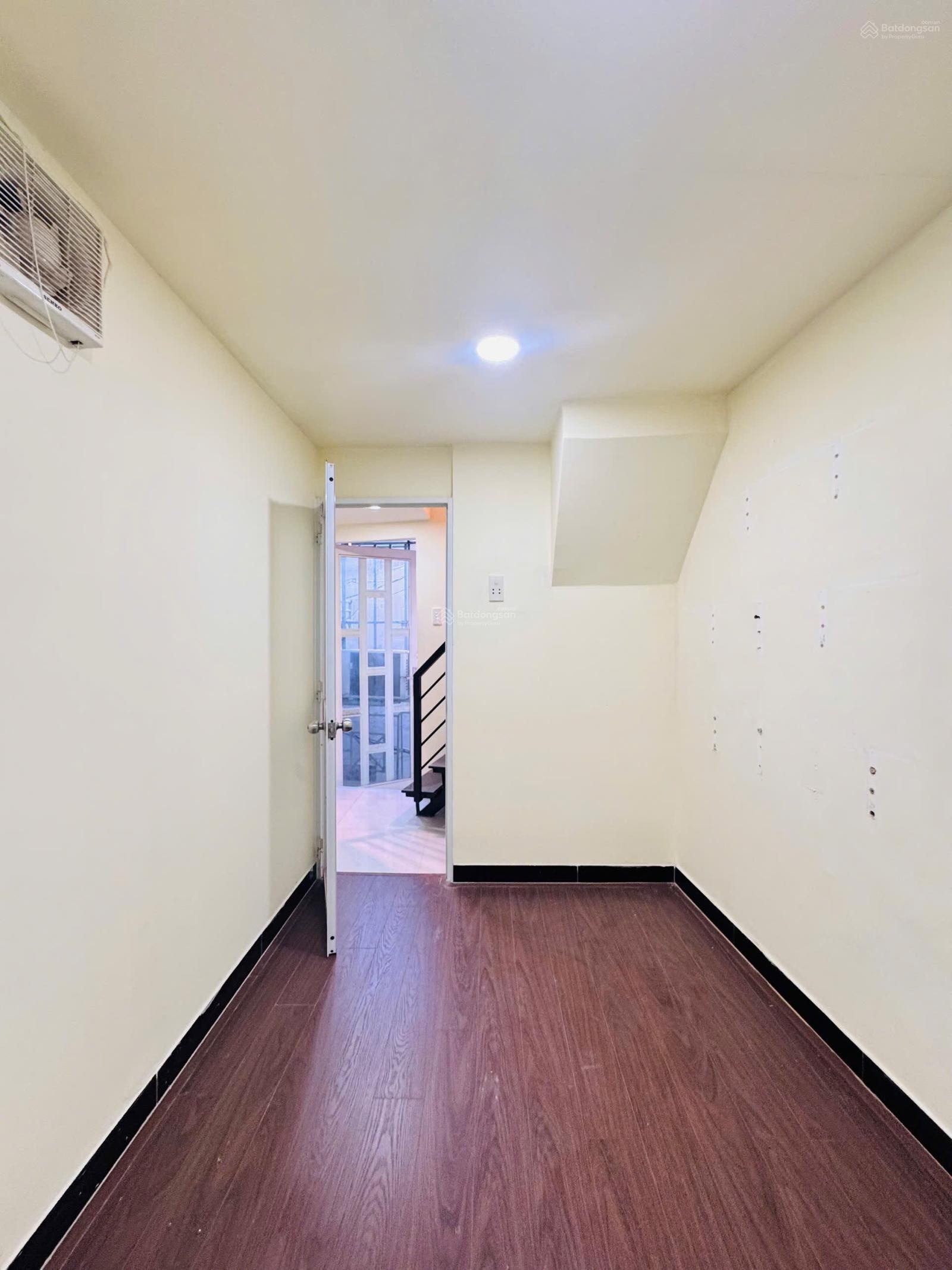 Gấp bán nhà 3 tầng Võ Duy Ninh 2PN 3WC sổ riêng hẻm ba gác