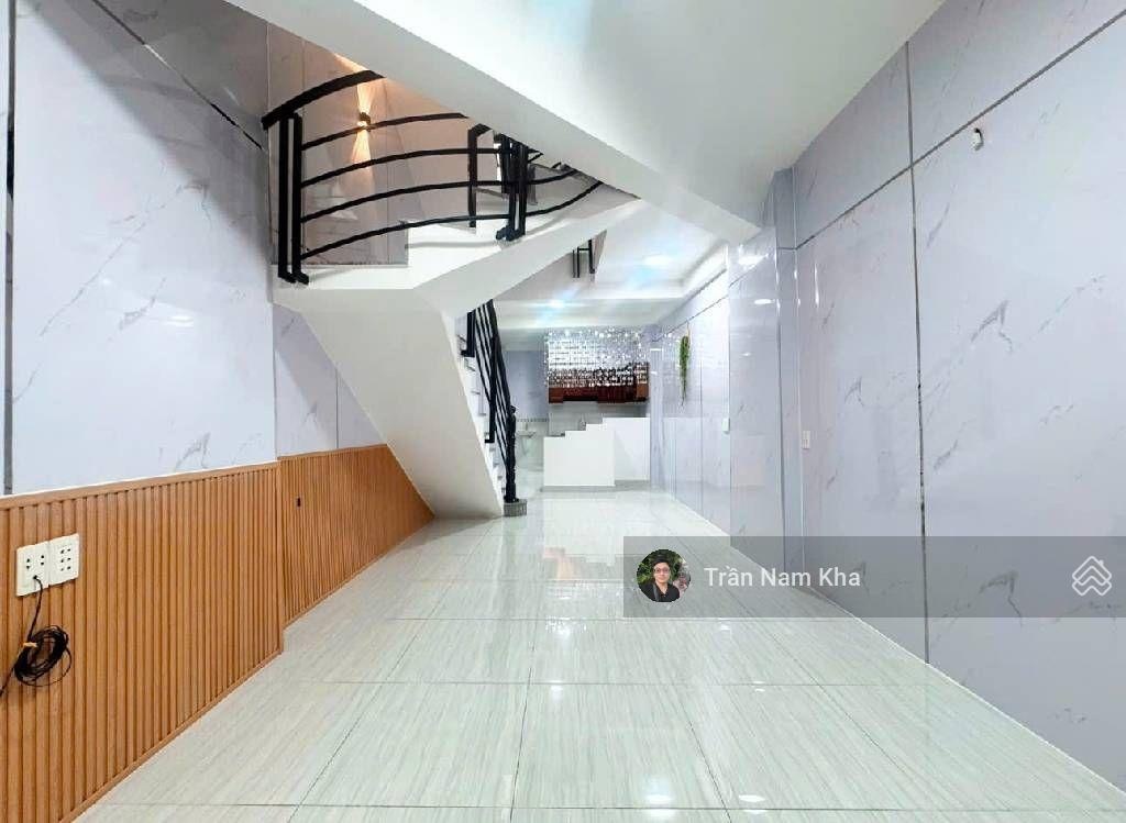 Xe hơi đỗ cửa - nhà mới lung linh - khu vip q7 riverside - đối diện phú mỹ hưng , gần 135m2 sàn