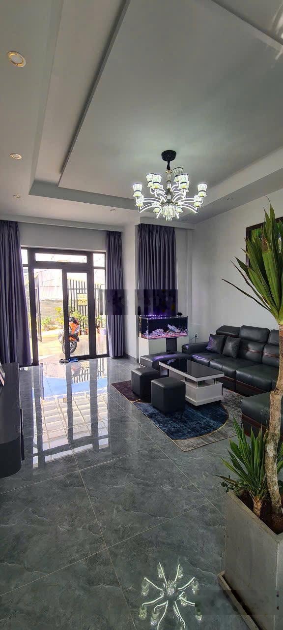 Nhà đẹp sổ xây dựng giá tốt không còn căn thứ 2 giá chỉ 4ty3 đường oto vào tận nơi