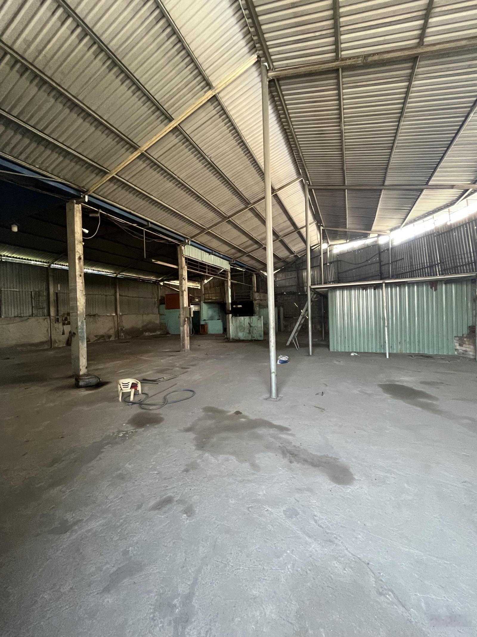 Cho thuê xưởng 400m2 phường tân bình gần vòng xoay an phú có 3 pha