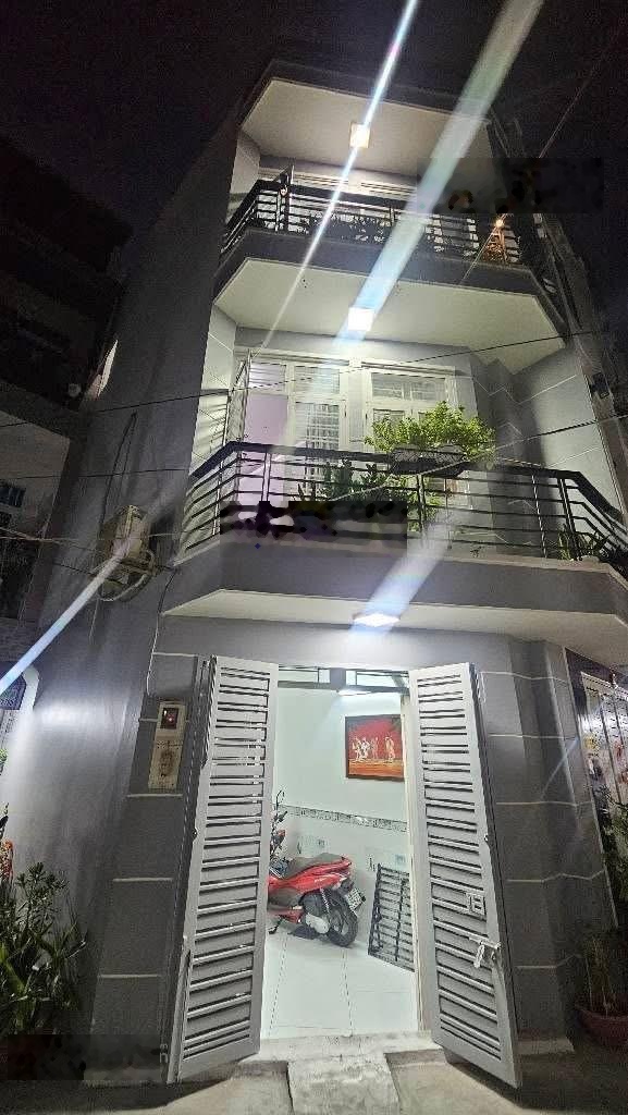 Nhà lô gốc,nắng sáng căn nhà,khu an ninh,yên tĩnh,hàng xón thân thiện vui vẽ,khu dân trí