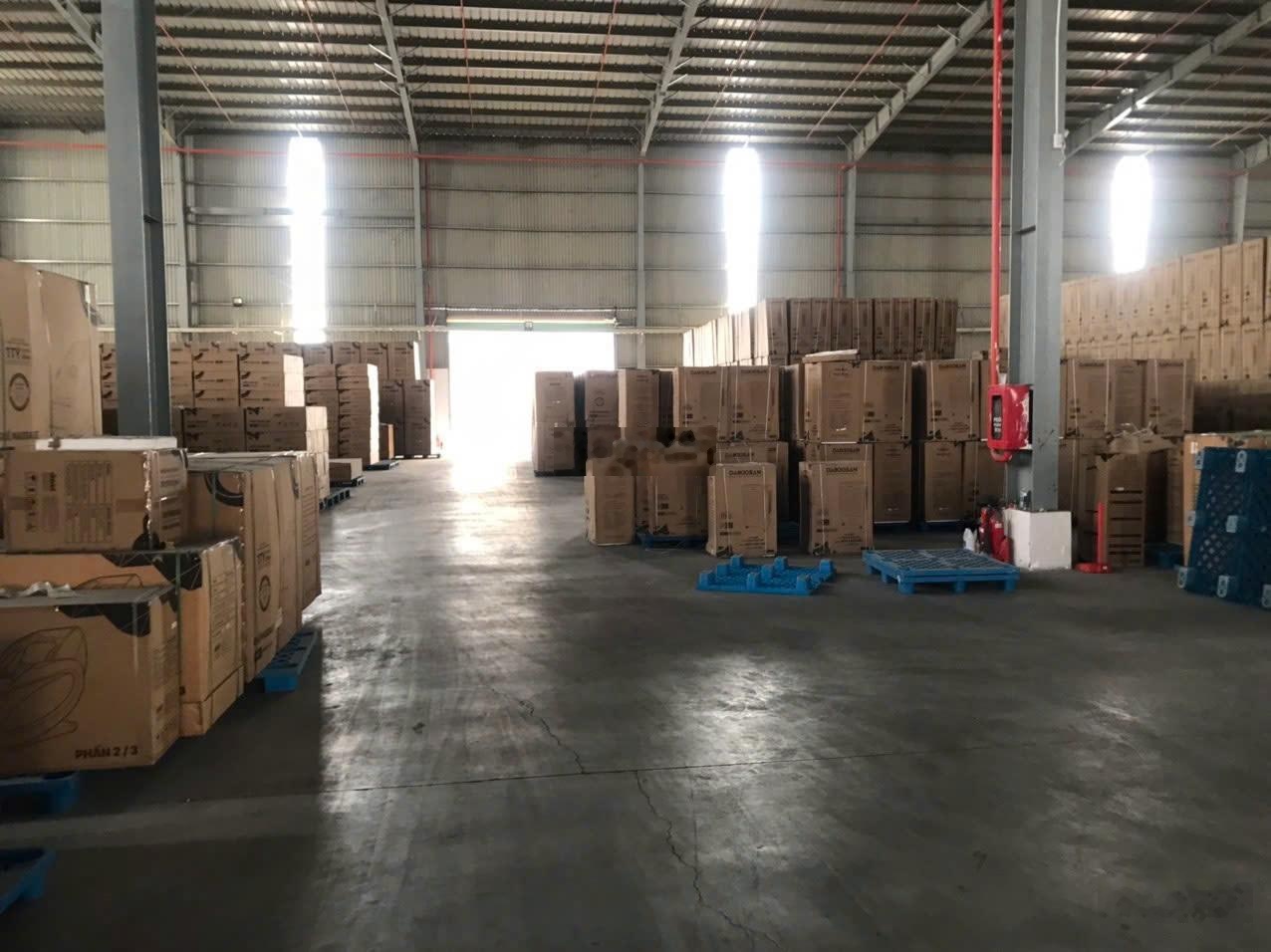 Cần cho thuê xưởng kcn ở cần đước long an dt 2.430m² giá 60k /m2