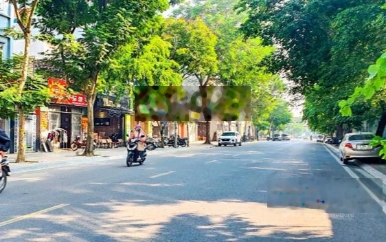 Bán đất Việt Hưng, 50m2, MT: 4m, đường 8m, 3 ô tô tránh
