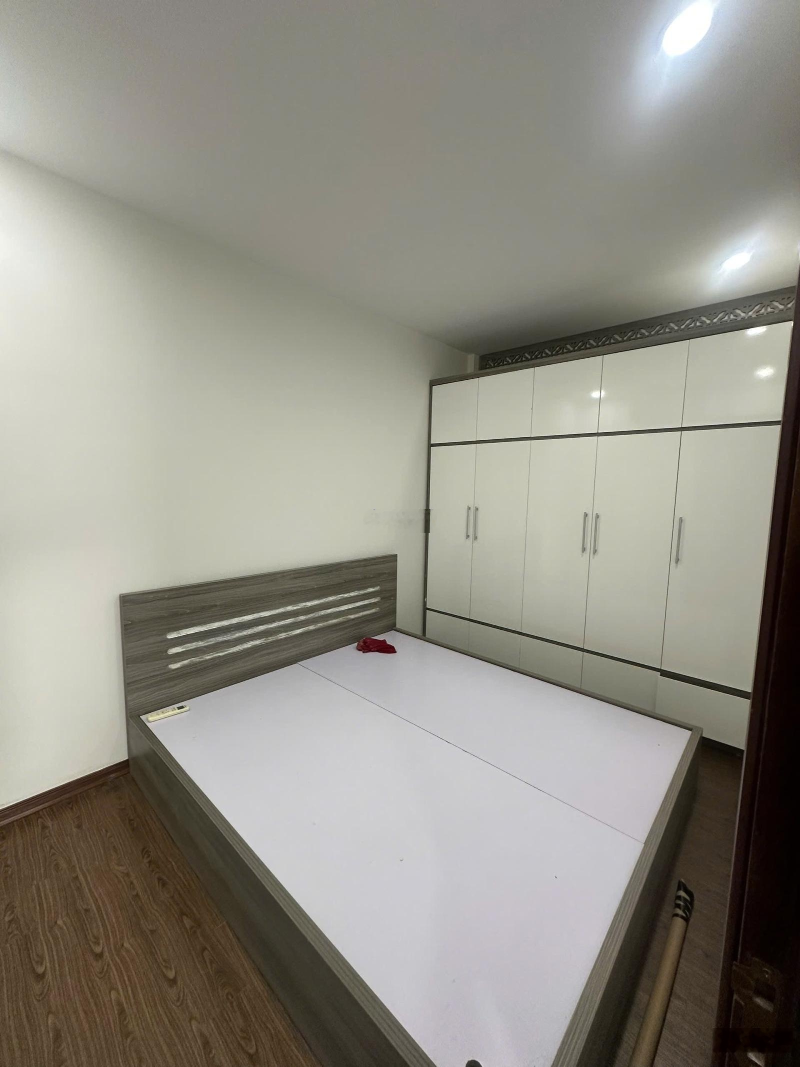 Bán căn hộ cc cao cấp tây hồ. lô góc, 100 m2, 3 ngủ, view toàn cảnh hồ tây. giá 11.2 tỷ