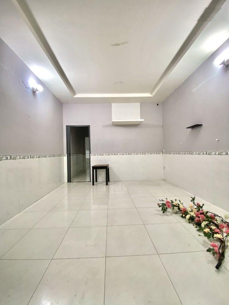 Nhà Cấp 4 đường PHAN VĂN HỚN, phường TÂN THỚI NHẤT, Q12 dt 83m2 (4,5mx18m)Hẻm Ôtô thông Giá 6,5 tỷ