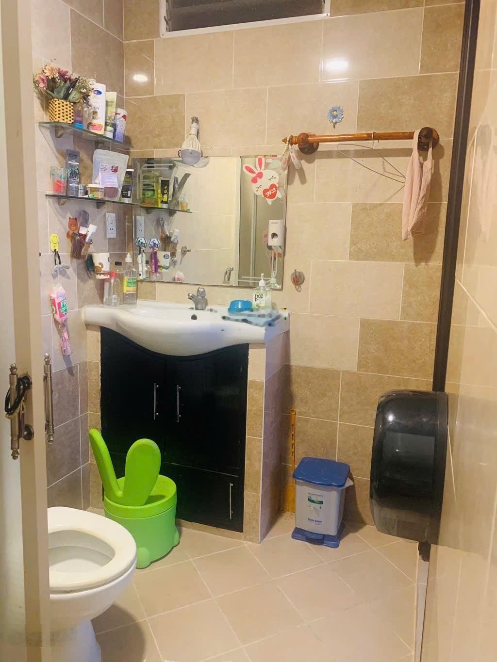 Chính Chủ Bán Rẻ nhà 3 Tầng Trục Ô tô tránh nhau Nguyễn Chí Thanh, 3 Tầng, 105m2 chỉ nhỉnh 8 tỷ