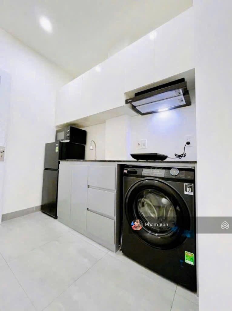 Thu nhập 70 Triệu/thág - Bán CHDV sát Phạm Văn Đồng- Đường thông ô tô né nhau - 234m2( ngang 14m)