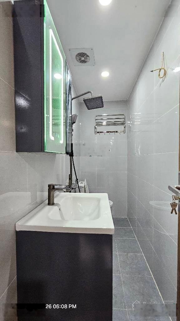 Bán căn hộ tập thể phố thịnh hào tầng 1. dt 70m, ô tô đỗ cửa
