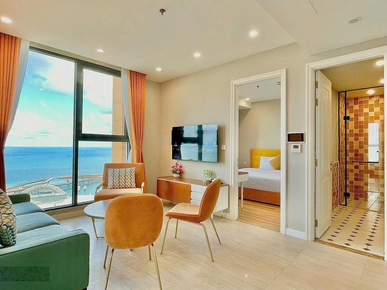HOT! Căn hộ view trực diện biển tầng cao , đẹp chỉ 3,x tỷ. Cho thuê dòng tiền đều 40 triệu / tháng