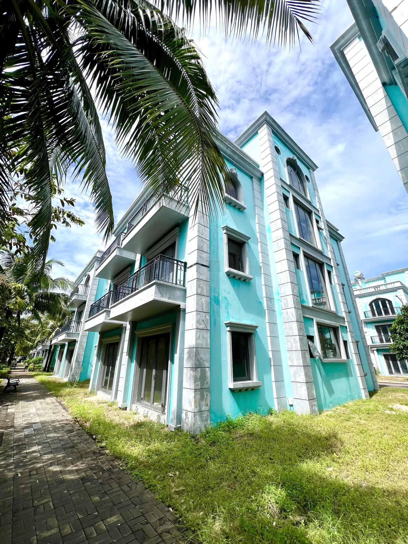 Giá bán lỗ , sở hữu ngay căn biệt thự song lập Sonasea Paris Villas. Vị trí đẹp. 1 Cặp 305m2
