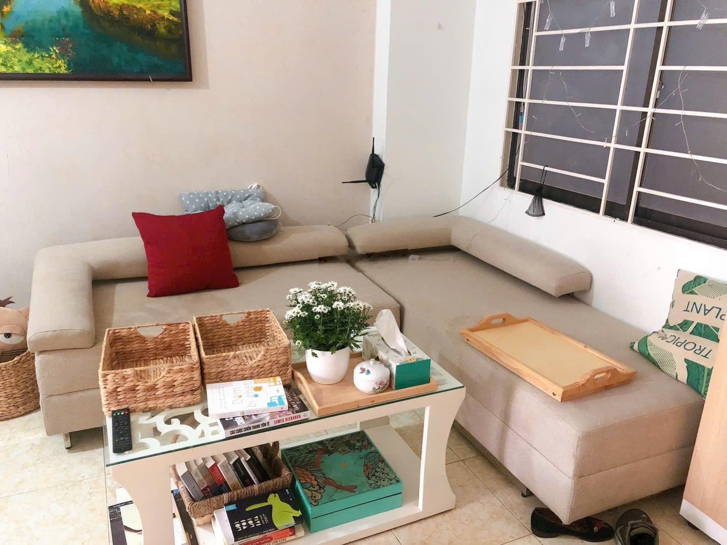 Cần bán căn hộ có sổ tại quận 4. Giá bán 3 tỷ 6 nhà mới như hình.