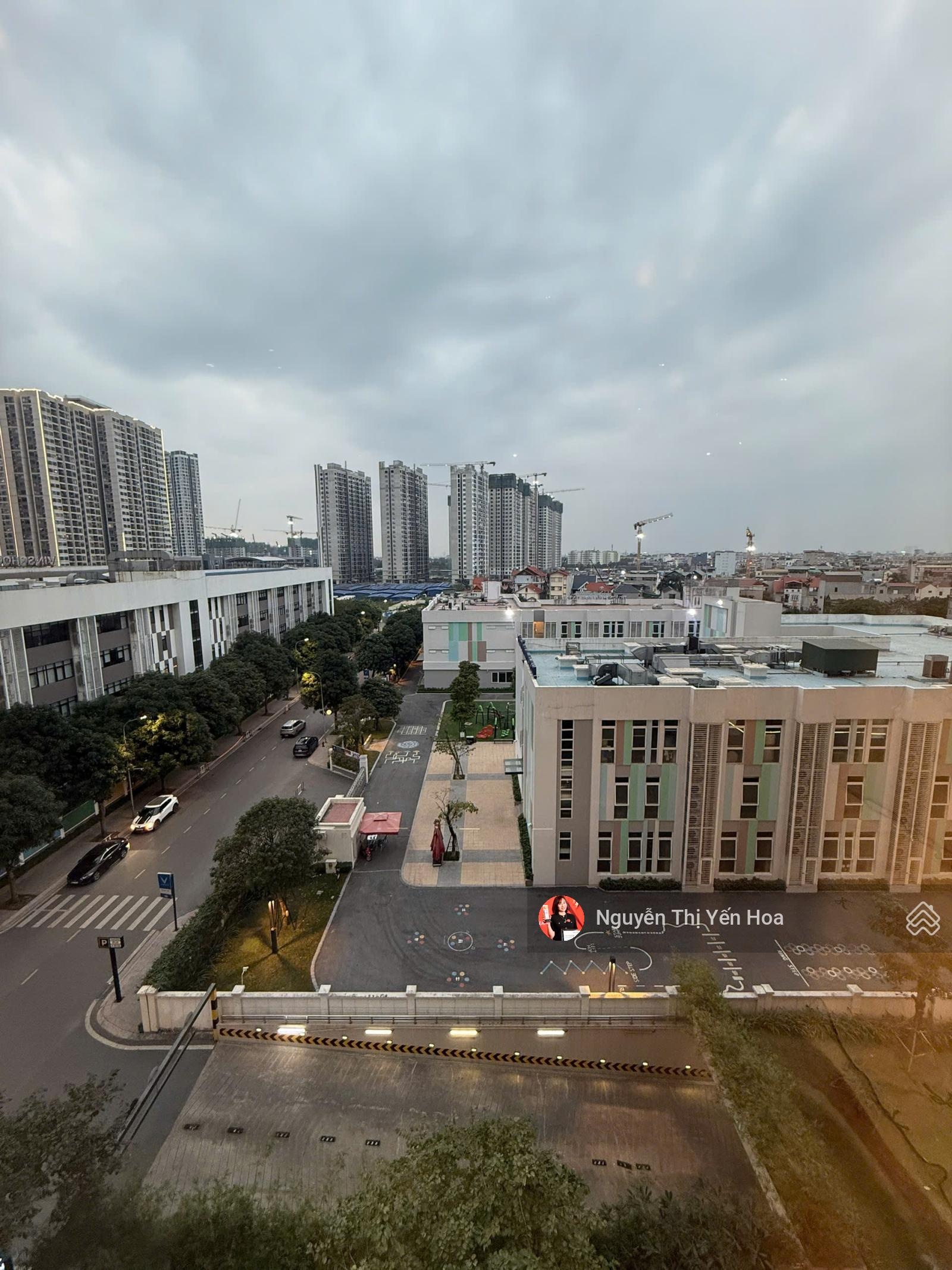 Bán gấp căn hộ 3 phòng ngủ full nội thất như ảnh sẵn sổ - tầng trung view thoáng, LH 0986784968