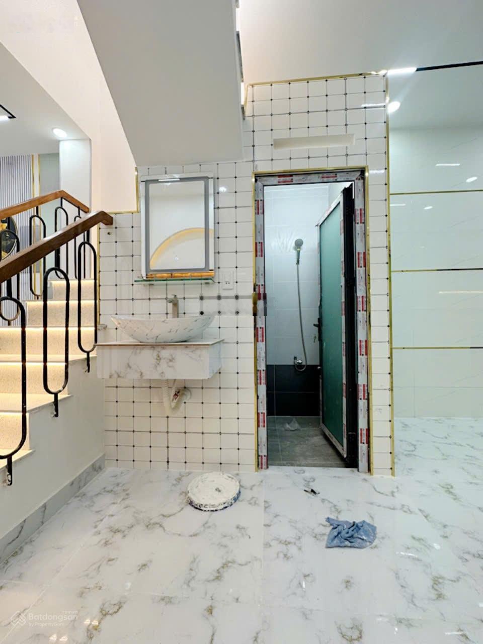 Bán nhà Nguyên Hồng P1 Gò Vấp 40m2/2tỷ650, 2 tầng hẻm 6m full nội thất LH 0904472779 Hoàng My