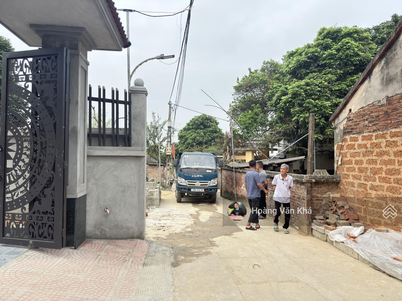 Chính chủ cắt bán 100m2 đường thông thôn Đông Thượng, Phú Cát, giá tốt để ở hoặc đầu tư