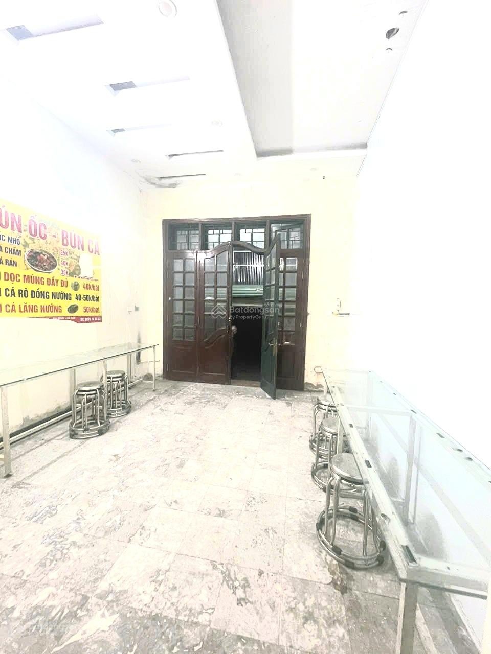 Nhà tôi cho thuê cả căn mặt đường Cù Chính Lan ô tô tránh nhau 68m2 x 3,5 tầng giá chỉ 17 triệu/th