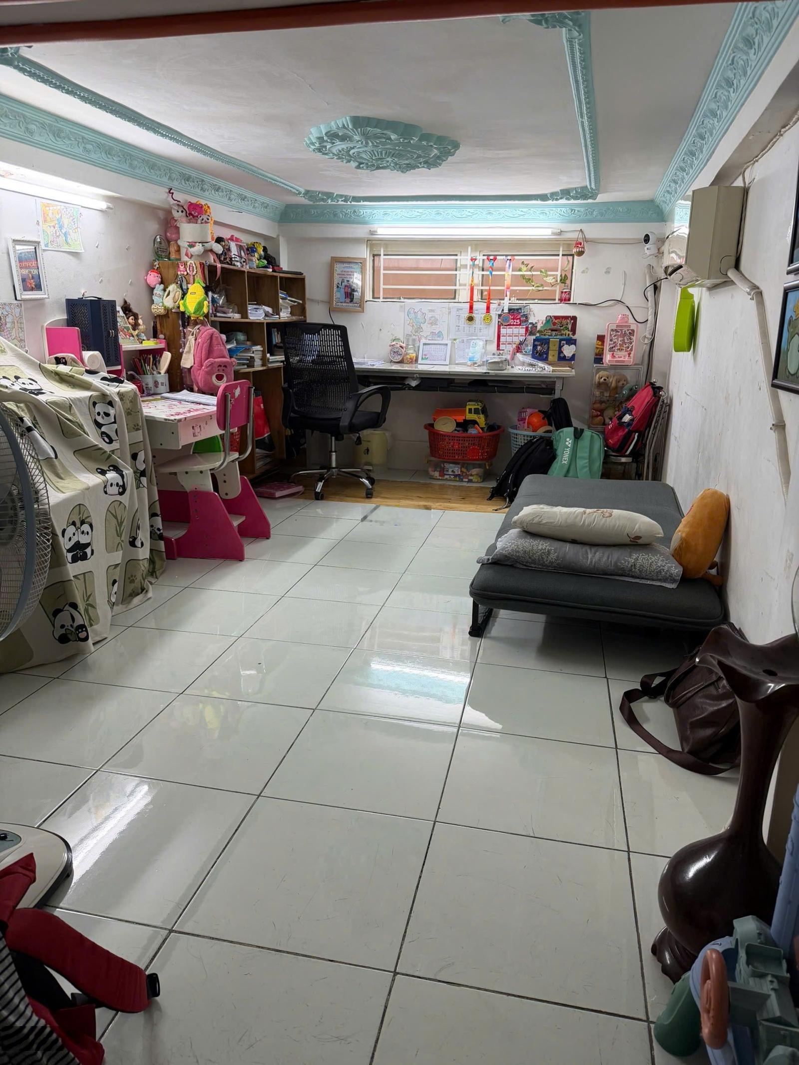 (6,1 Tỷ TL) Nhà 1 Sẹc, Hẻm 5M, 4 Tầng Đúc, Gần Mặt Tiền Nguyễn Tiểu La..!