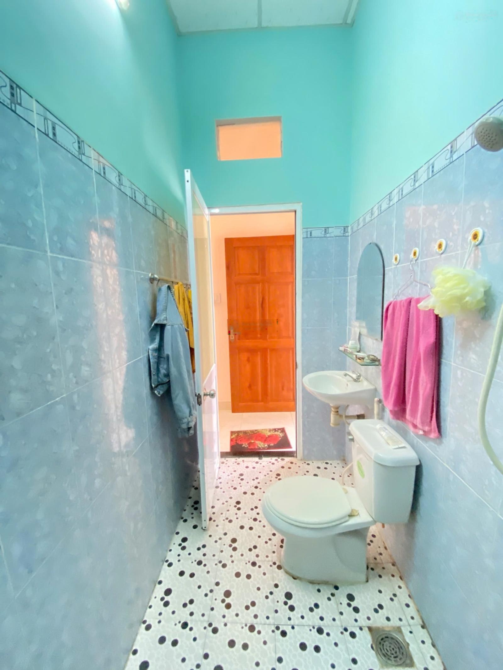Nhà cho thuê đầy đủ tiện nghi/ mặt tiện thuận tiền kinh doanh/ gần chợ. gần trường