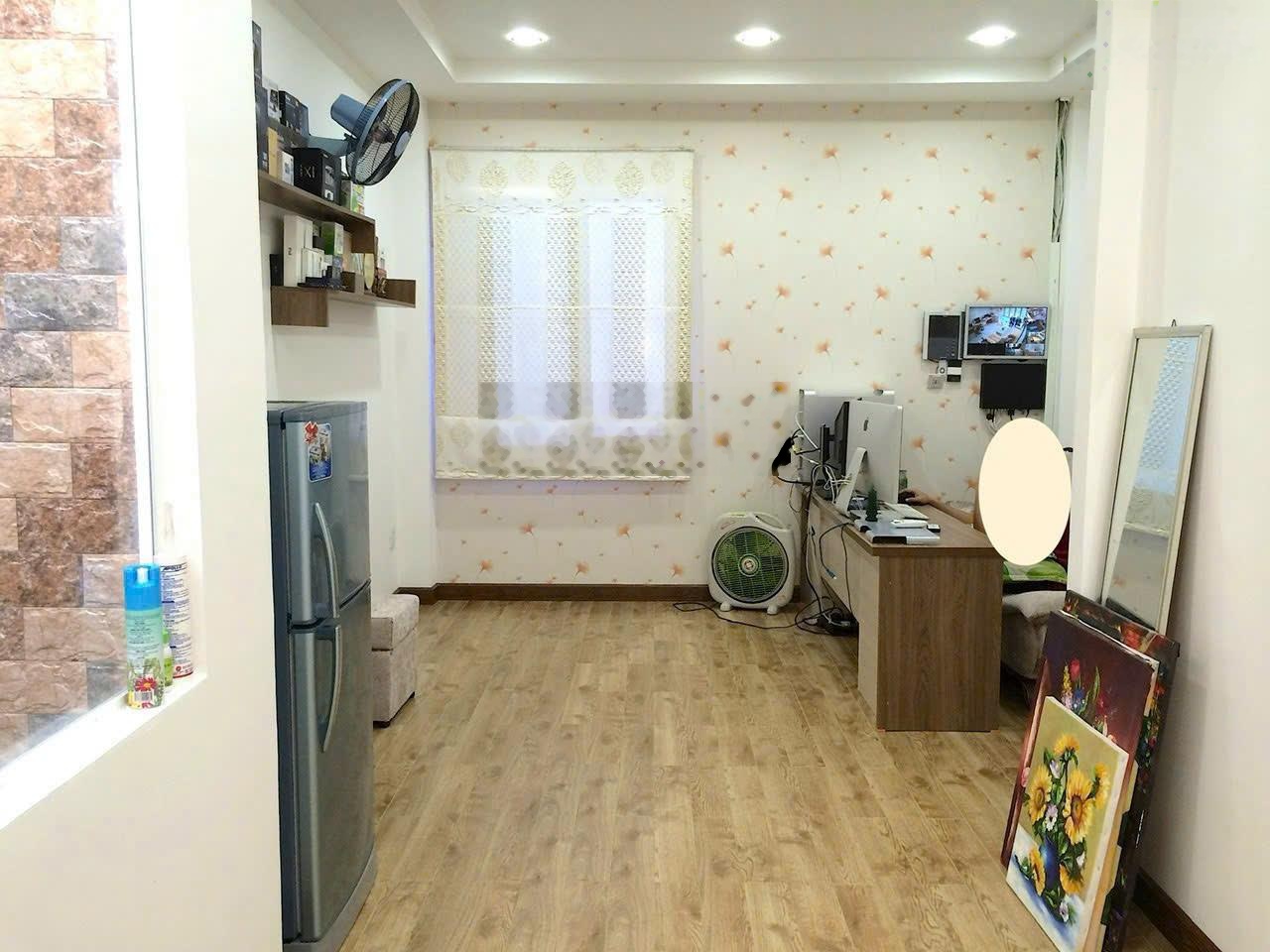 Bán gấp nhà mặt phố tại Tô Hiến Thành, 15,9 tỷ, 70m2, 6PN, 7WC, Q10, HCM