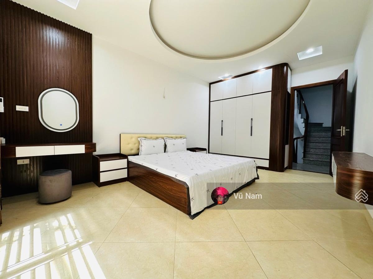 Bán nhà đẹp Văn Chương, Tặng Nội Thất, Dân Xây, 15m ra Mặt Ngõ, 33m2 x 5 T, MT 4 m, Giá : 8.8 tỷ