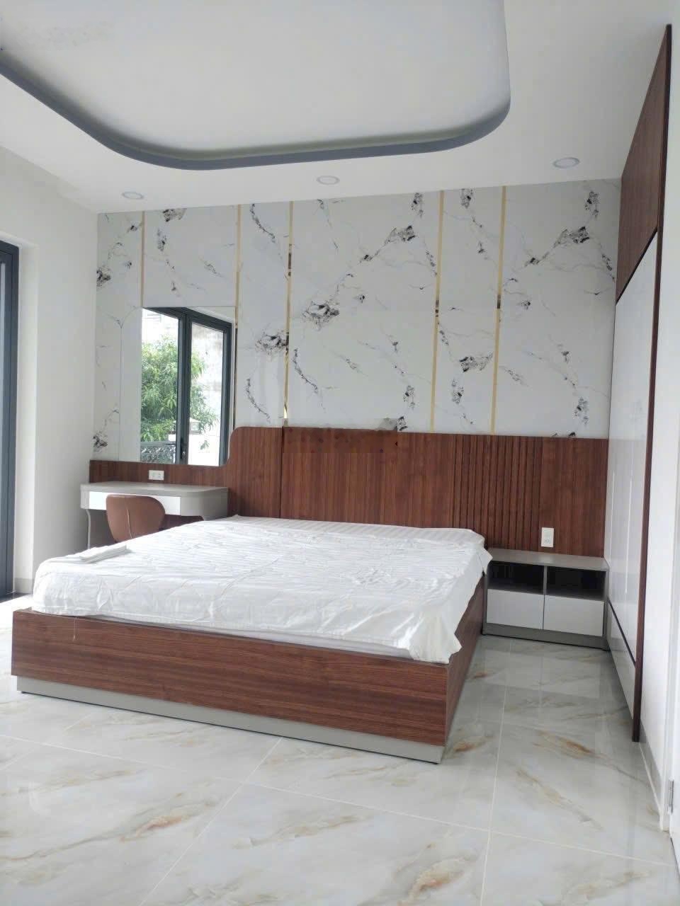 Chính chủ cần Bán nhà 3 tầng mới xây hẻm ôtô Vĩnh Ngọc gần bờ kè Liên Hoa
