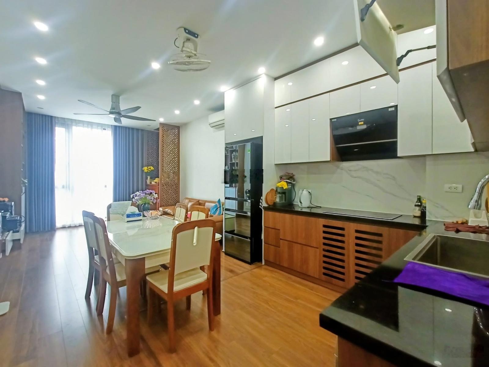 Ô tô đỗ cổng phố Bùi Ngọc Dương nhà dẹp dân xây thông 45m2 x4T giá nhỉnh 8 tỷ sổ CC có TL