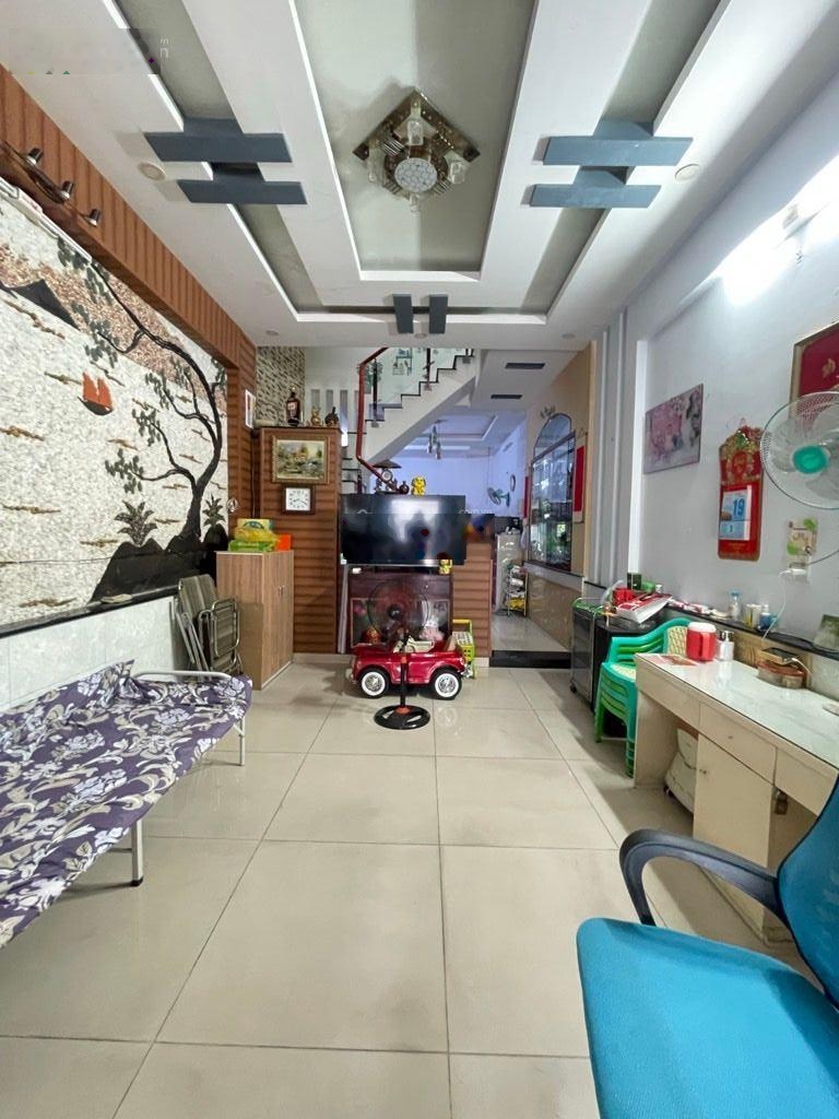 Bán nhà 3 tầng, hẻm 6m, 4x18m, lê văn quới, bình trị đông, giá chỉ 6.65 tỷ