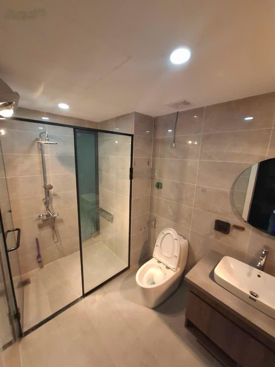 Bán nhà trương định 42m 4tầng dân xây mặt tiền vip 5.2m 10,6 tỷ