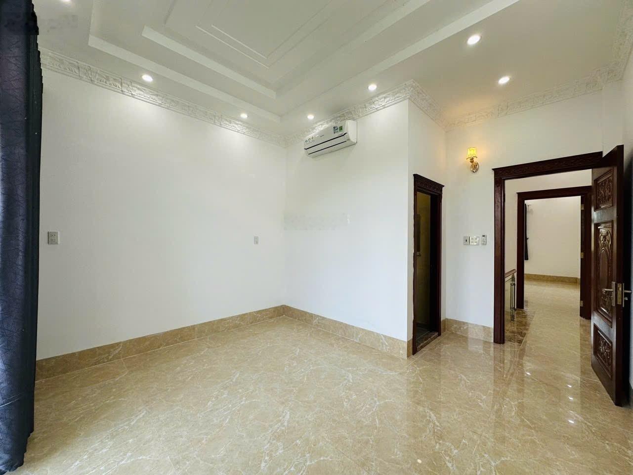Cho thuê nhà trệt lầu mặt tiền đường tạ thị phi 2pn