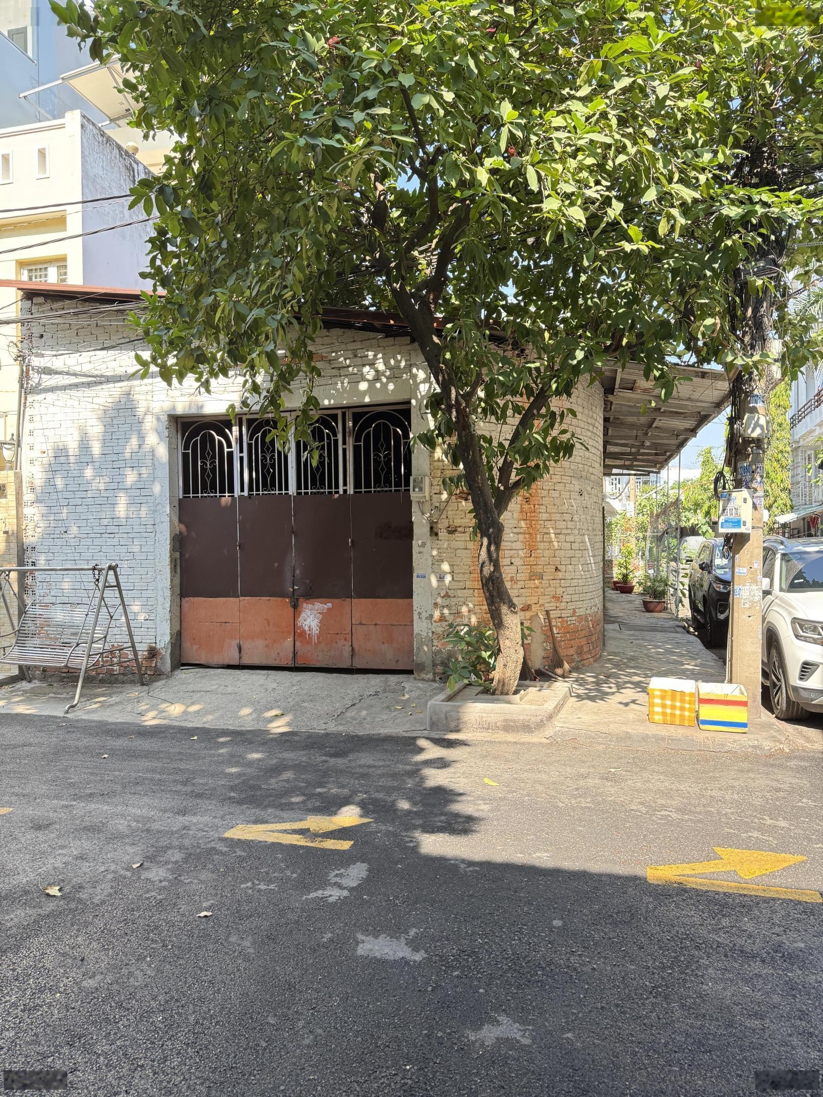 Bán đất + nhà cấp 4 góc 2MT hẻm xe hơi Tân Thới Nhất 18, Q12 146m² sổ riêng