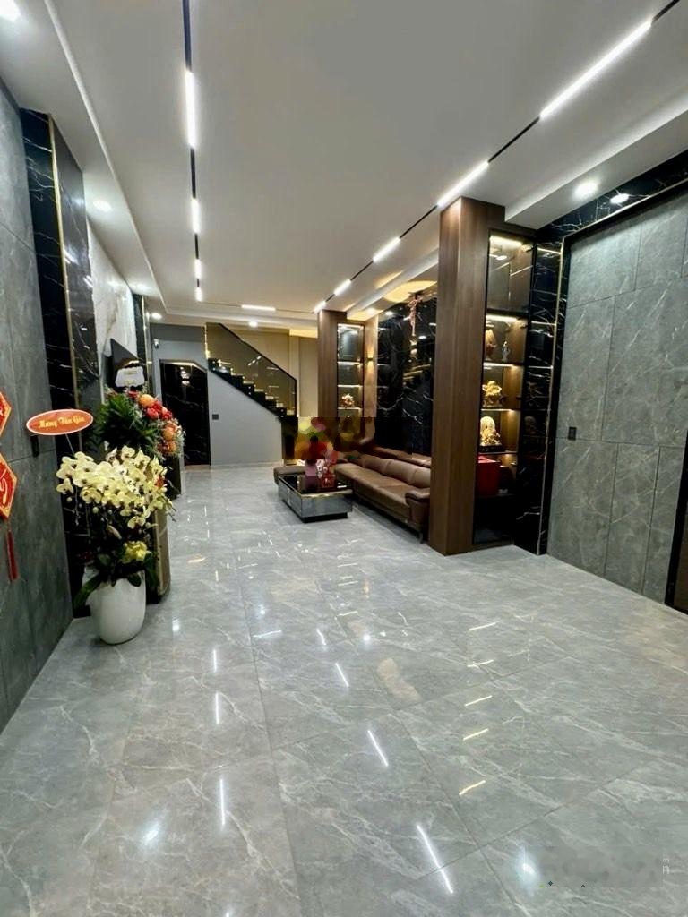 Lạc long quân nhà mới giảm 300tr chỉ còn 8.5 tỷ