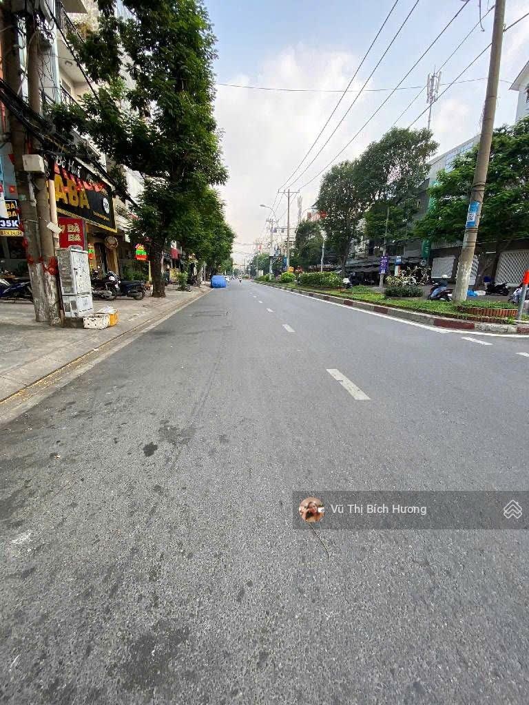Mặt tiền bàu cát đường đôi 30m 5 tầng vỉa hè 5m dòng tiền 40tr/tháng**