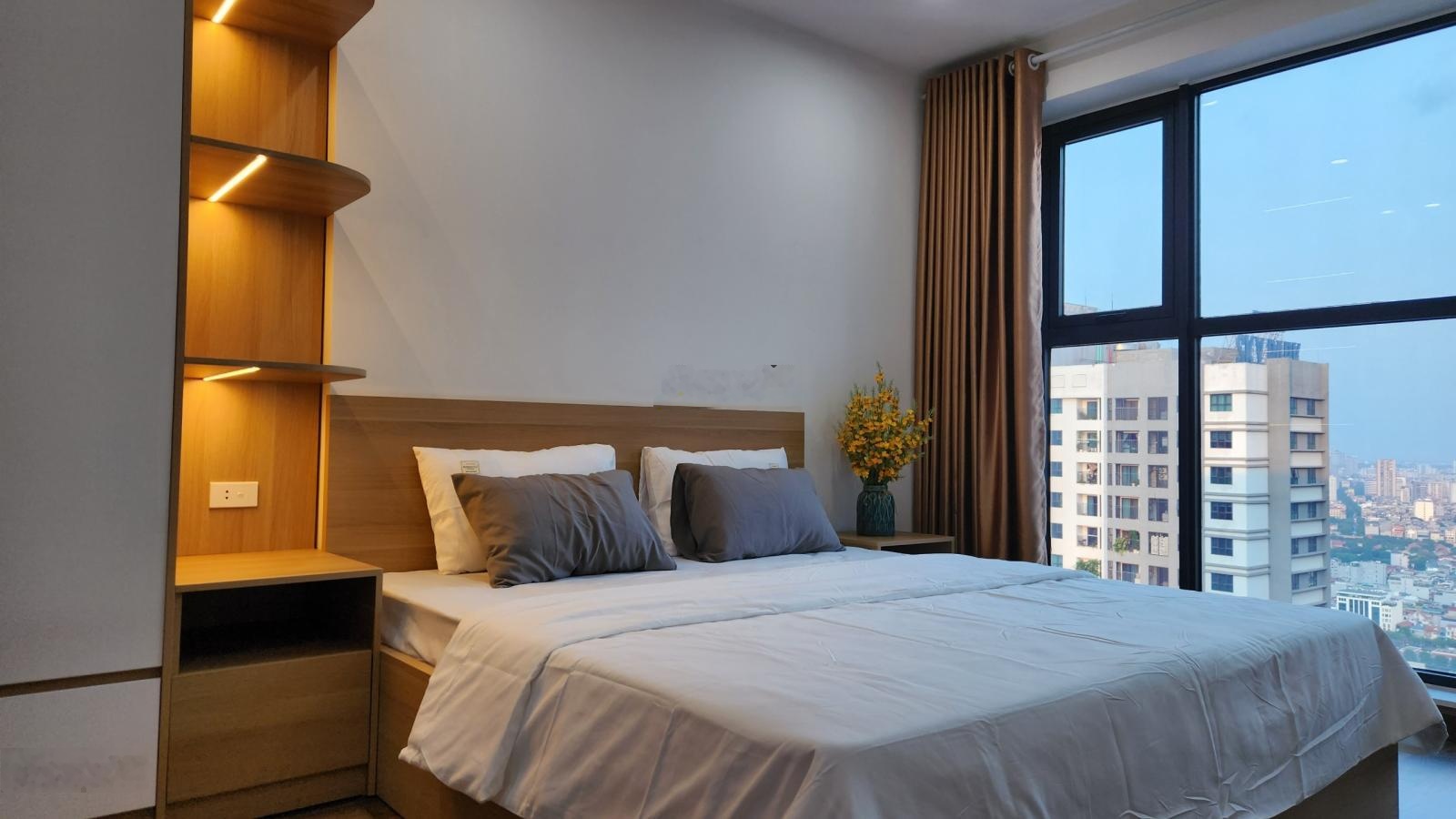 Bán căn hộ CCCC hàm nghi, 3 ngủ, 2 vệ sinh, phòng khách vip, nhà vượng khí, lô góc, 105m2 11 tỷ hơn