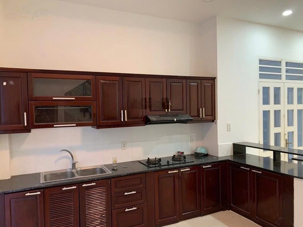 Bán nhà 4 tầng, 8m x 20m, 153m2 đường ô tô 8m, gần vincom nam long, 12.9 tỷ