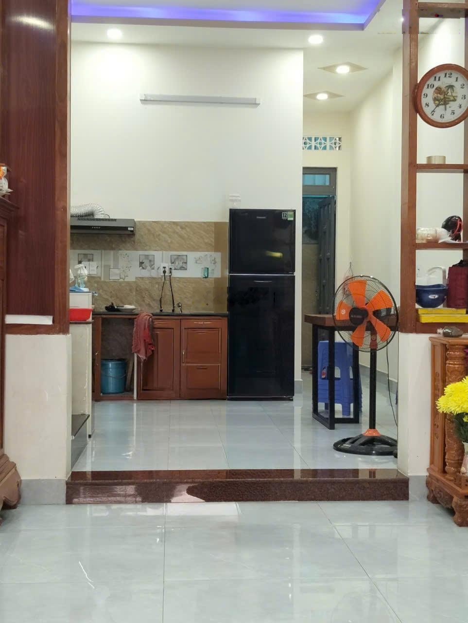 Bán nhà đường xe tải Tân Hiệp 4-2 Hóc Môn, 5.2x15.6m, 81m², 1 trệt 1 lầu, 3PN 2WC, nhà mới ở ngay