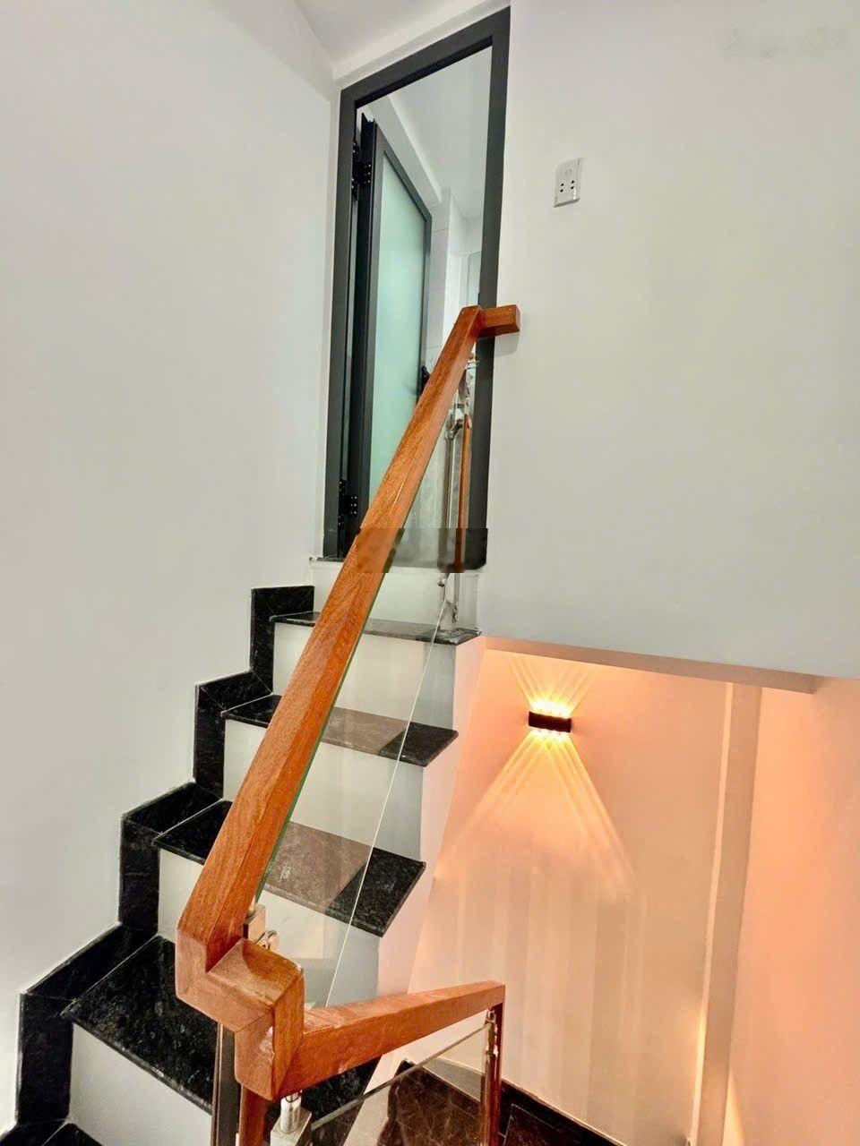 Bán nhà mặt phố Quang Trung, 3,6 tỷ, 27m2, 2PN, 2WC, pháp lý đầy đủ