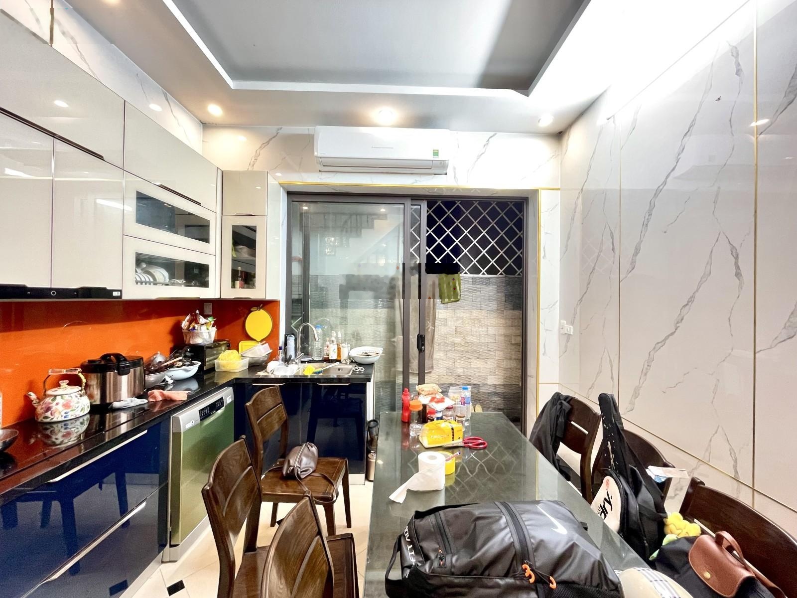 Bán nhà Trương Định đẹp ở ngay gần ô tô gần ĐH Bách Kinh Xây diện tích rộng 50m2 chỉ xách vali