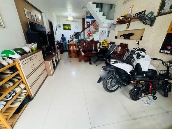 Nhà 3 tầng hẻm xe hơi vào đến nhà phú thuận q7 full nội thất chỉ 6,6 tỷ