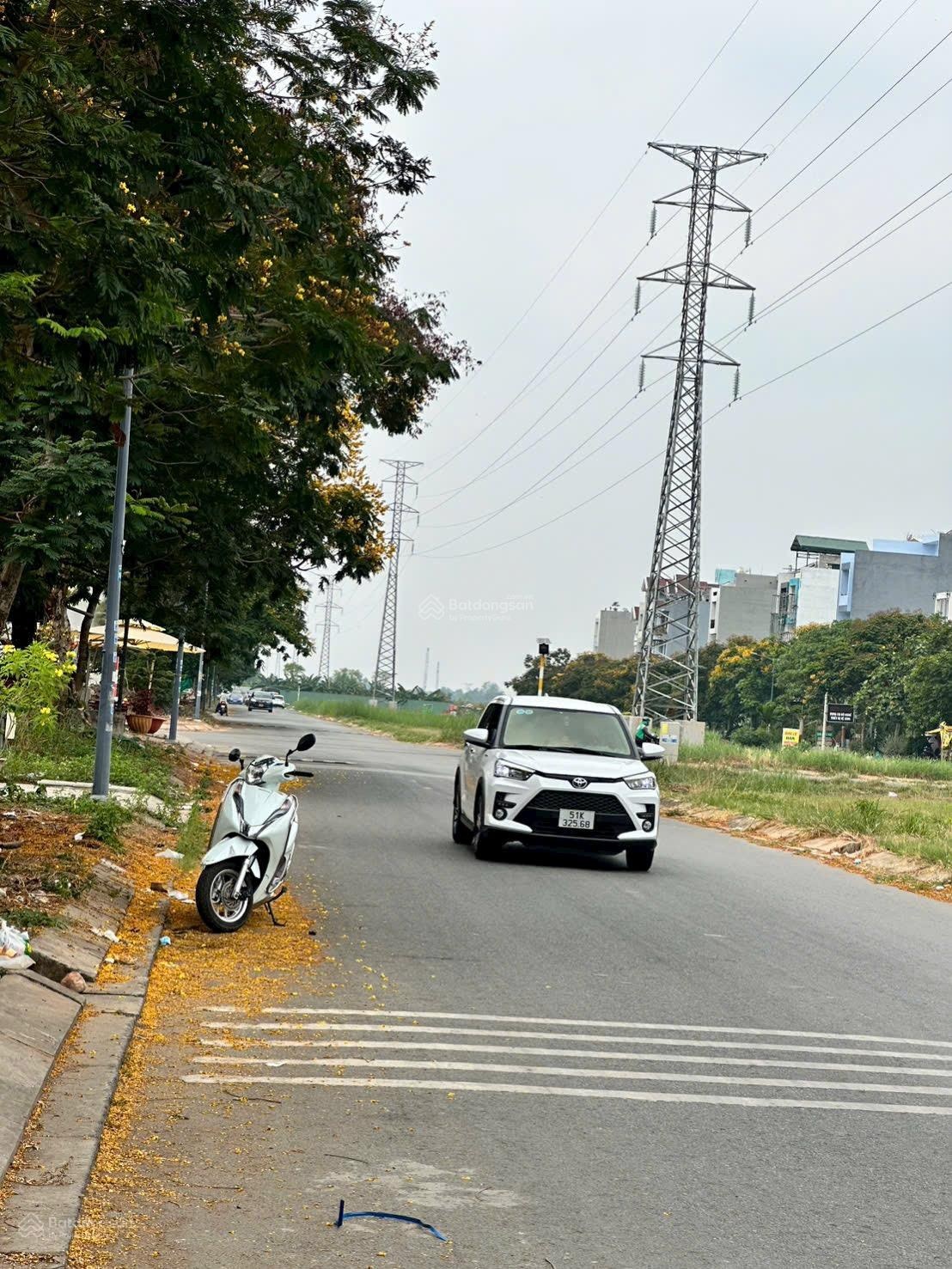 Bán đất tại Việt Phú Garden, 5,9 tỷ, 100m2, giá tốt