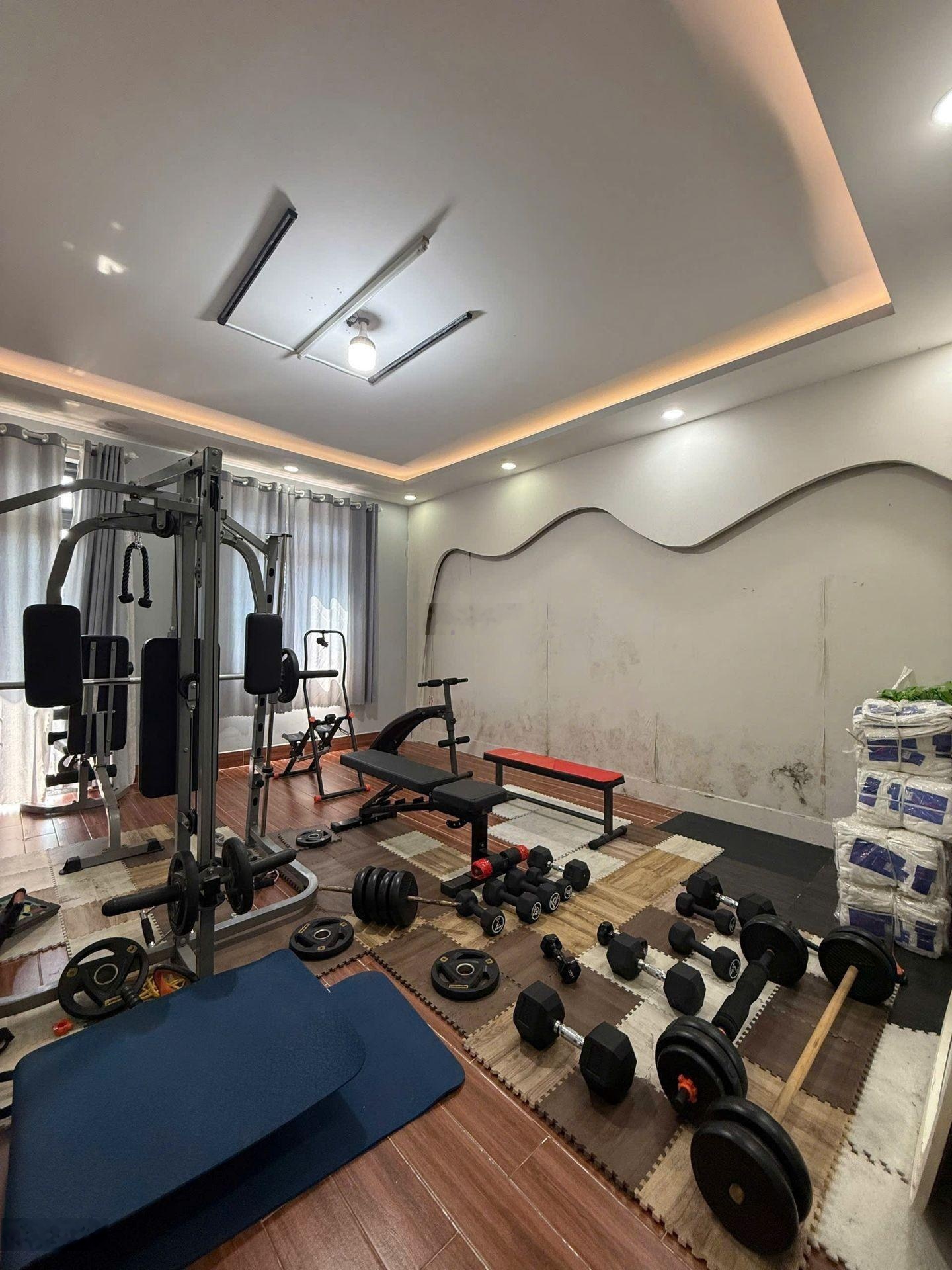 Biệt thự mini 5 tầng, ngang 5m x 22m, nhỉnh 8.x tỷ, phường bình đông q8, xe hơi ngủ trong nhà.