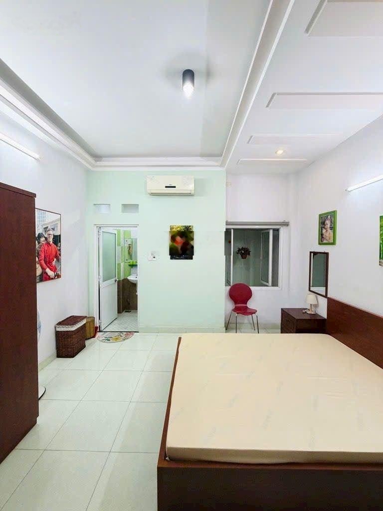 Bán nhà hẻm 6m thông, 4x19m. 4 tầng. Chỉ 8tỷ250. Đường Bùi Quang Là P12 Gò Vấp. Gần siêu thị Emart