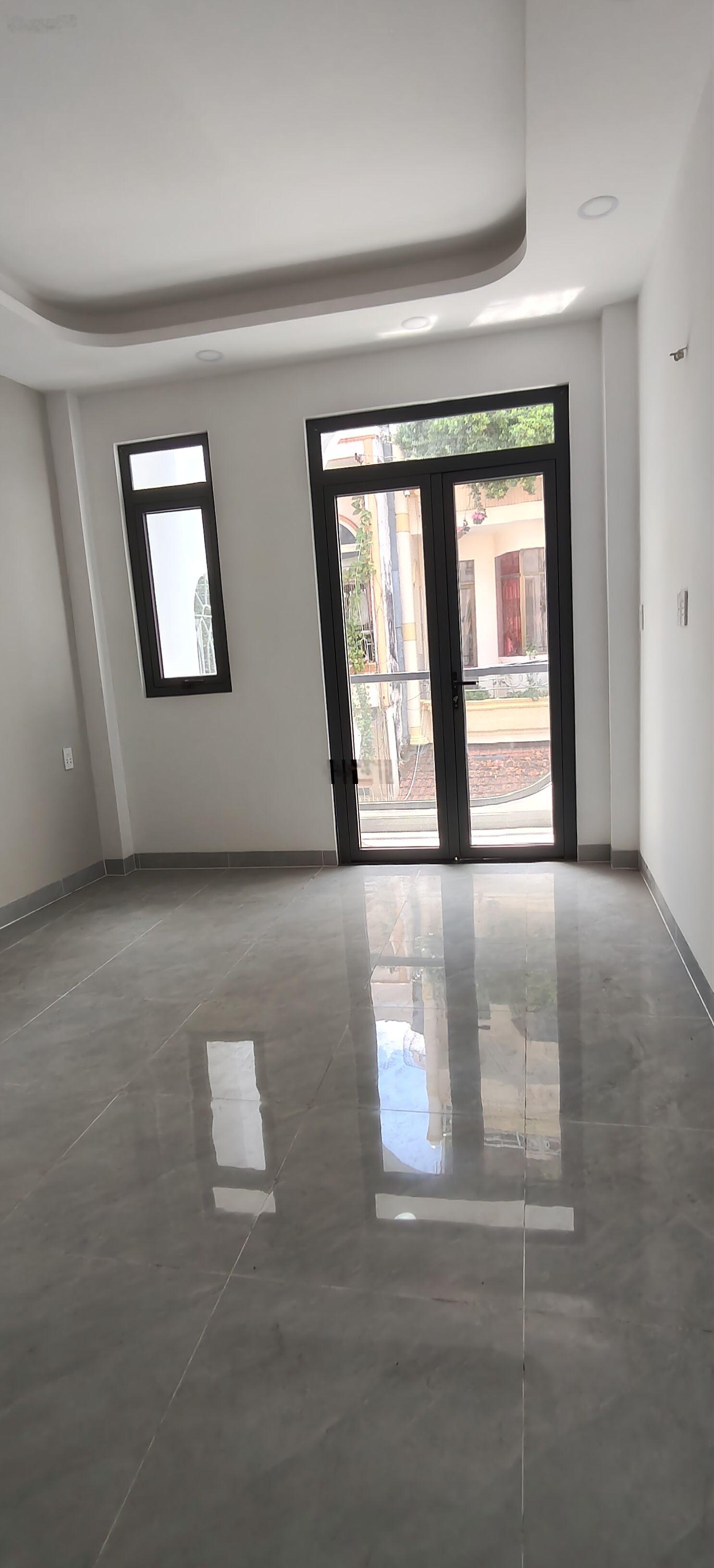 Gấp gấp !!! bán nhà đẹp nở hậu tài lộc cực hiếm ngay tt âu dương lân 4tầng chỉ 6.x tỷ