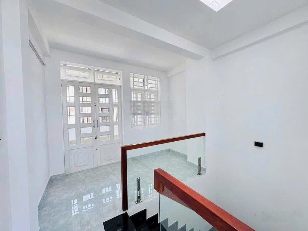 Chỉ 3tỷ5 sở hữu nhà 80m2 đường oto Nguyễn Đình Chi-P9-Q6 gần chợ Minh Phụng. Đang cho thuê 22tr