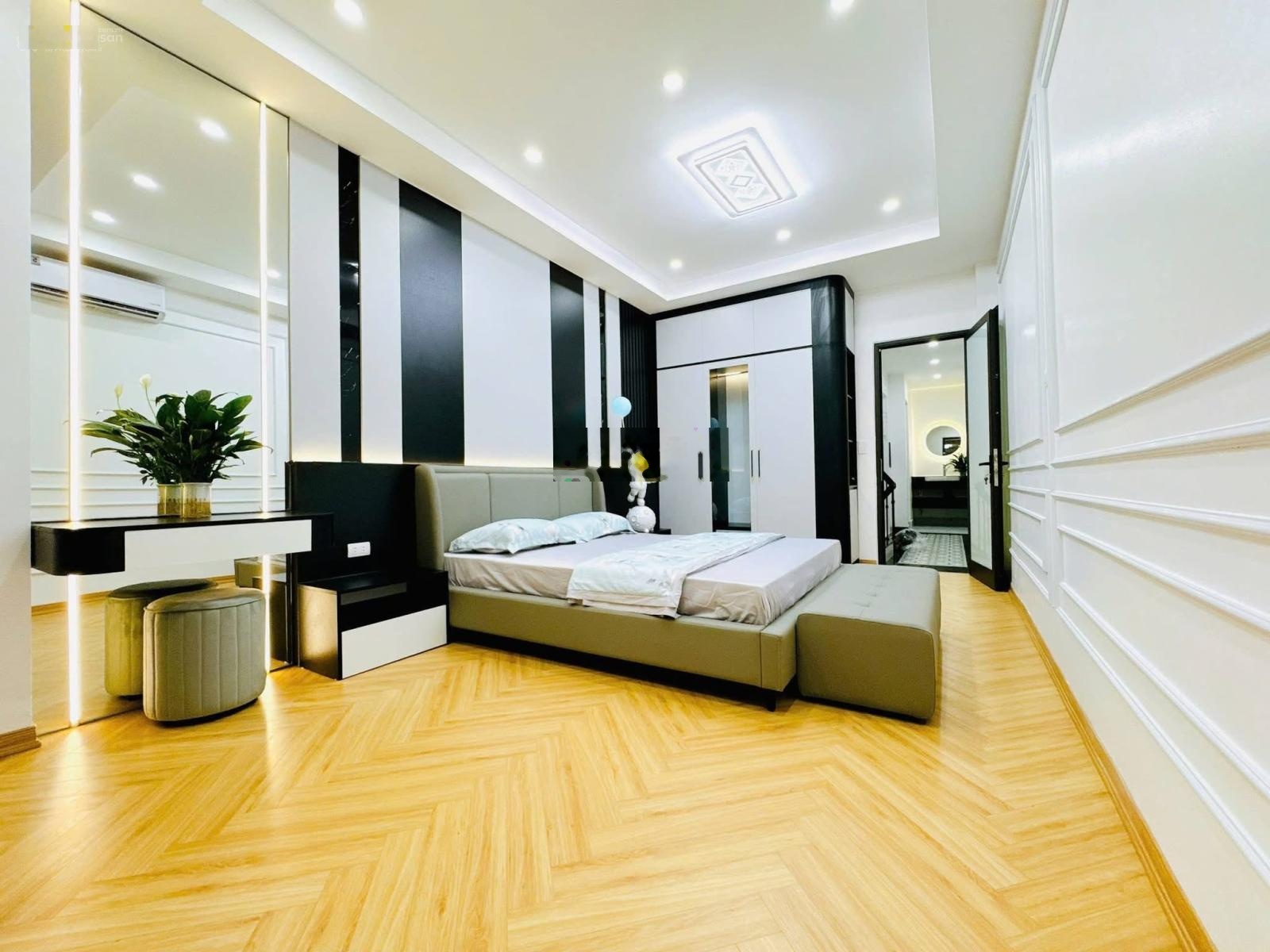 NHÀ PHÂN LÔ TRẦN DUY HƯNG THANG MÁY KINH DOANH ĐỈNH Trung tâm Cầu Giấy, 55m/6 tầng hơn 16 tỷ
