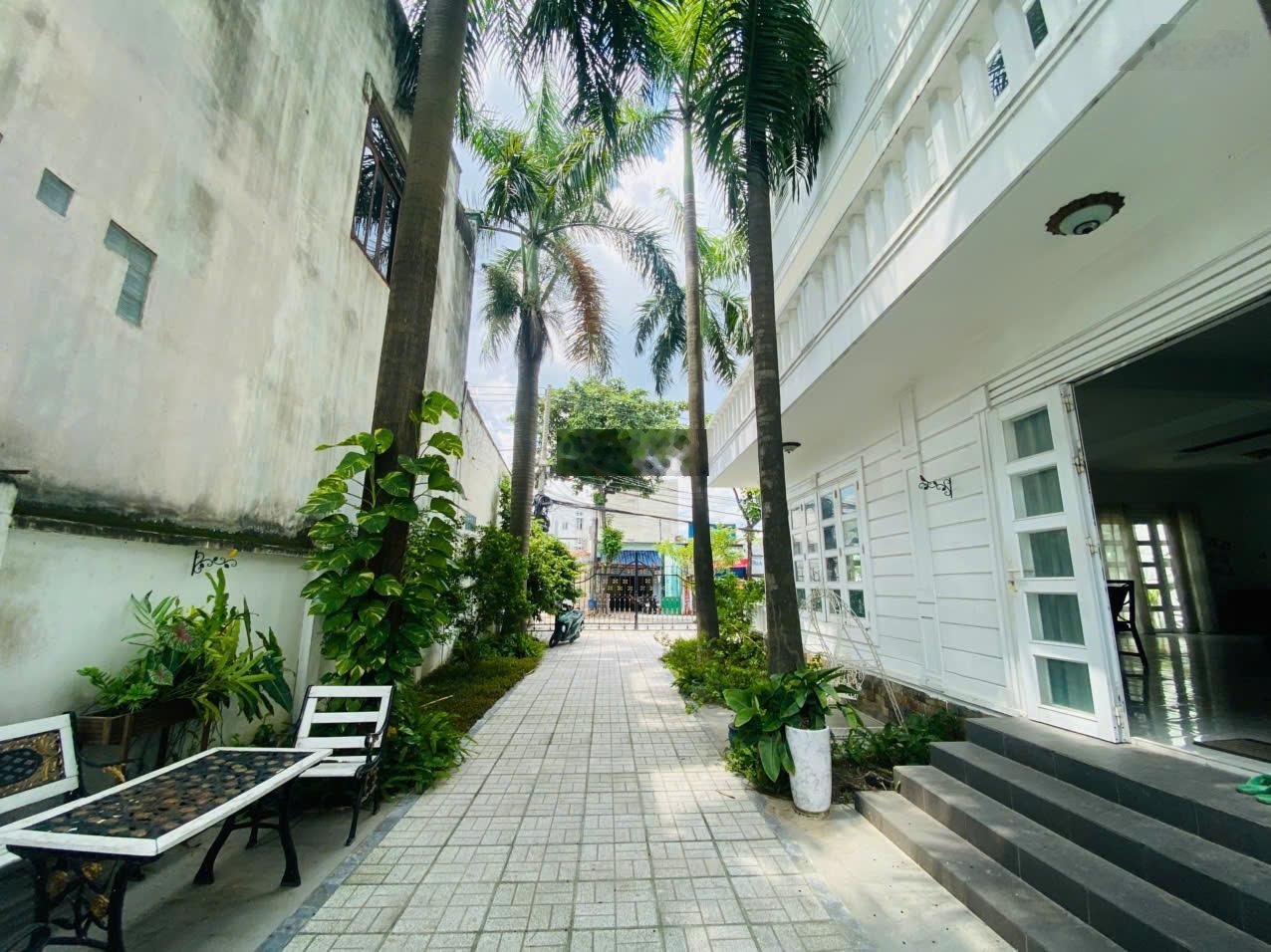 Dinh thự biệt lập - 4 tằng 829m2 sàn - cách ga Metro số 1 900m2